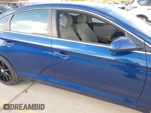 2016 Hyundai Sonata SE z VIN 5NPE24AF2GH347577, wystawiony jako IAAI lot #42994626 z przebiegiem 142 422 mil mil oraz . Historia ofert i sprzedaży dostępna na DreamBid. Obrazek 17.
