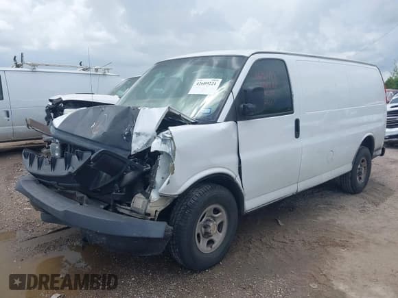 ✅ 2005 Chevrolet Express Cargo • VIN: 1GCFG15X751196098 • Lot: 42689221. Listed on IAAI with 467,793 mi. Free auction sales archive from the USA and detailed vehicle history report at DreamBid. Image 2.