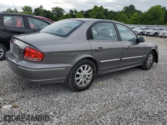 ✅ 2004 Hyundai Sonata GLS • VIN: KMHWF35H04A926872 • Lot: 65049495. Listed on Copart with 69,555 mi. Free auction sales archive from the USA and detailed vehicle history report at DreamBid. Image 3.