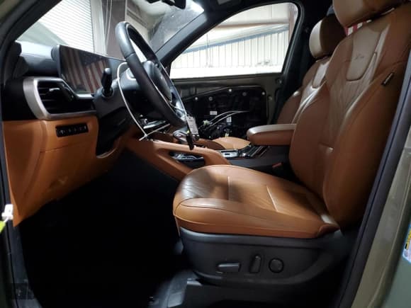 ✅ 2024 Kia Telluride EX X-Line • VIN: 5XYP3DGC0RG458173 • Lot: 91210865. Listed on Copart with 27,981 mi. Free auction sales archive from the USA and detailed vehicle history report at DreamBid. Image 7.