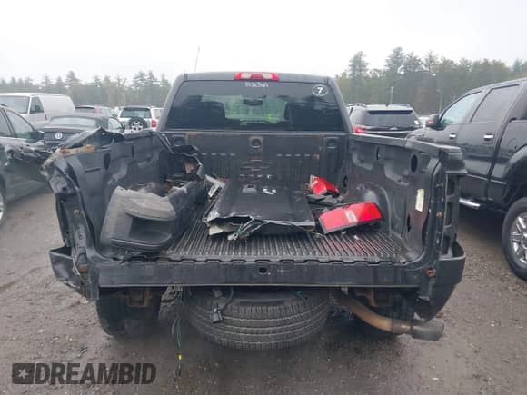 2016 Chevrolet Silverado 1500 LT with VIN 1GCVKREC0GZ195899, listed as a IAAI auction lot 43356968 with 225,032 mi miles and . Bid and sale history available at DreamBid. Image 18.