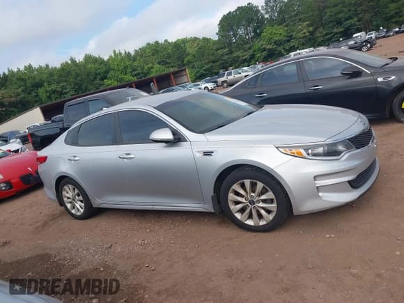 ✅ 2018 Kia Optima S • VIN: 5XXGT4L39JG264711 • Lot: 42456102. Listed on IAAI with 127,382 mi. Free auction sales archive from the USA and detailed vehicle history report at DreamBid. Image 13.