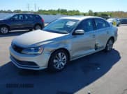 ✅ 2015 Volkswagen Jetta SE • VIN: 3VWD17AJ7FM238509 • Lot: 43698803. Wystawiony na IAAI z przebiegiem 116 651 mil. Bezpłatny archiwum sprzedaży aukcyjnych z USA i szczegółowy raport historii pojazdu na DreamBid. Zdjęcie 17.