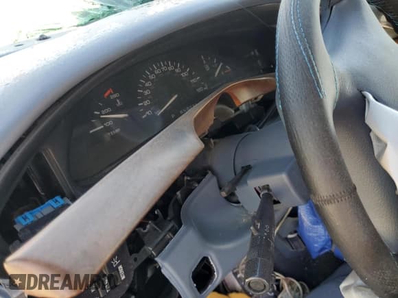 ✅ 1996 Oldsmobile 88 1SA • VIN: 1G3HN52K4T4810289 • Lot: 74286034. Wystawiony na Copart z przebiegiem Nie podano. Bezpłatny archiwum sprzedaży aukcyjnych z USA i szczegółowy raport historii pojazdu na DreamBid. Zdjęcie 9.