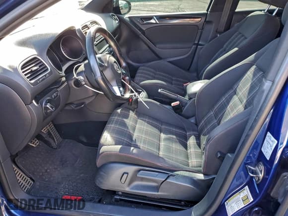 ✅ 2011 Volkswagen Golf GTI • VIN: WVWGV7AJXBW126009 • Lot: 94695695. Listed on Copart with 126,736 mi. Free auction sales archive from the USA and detailed vehicle history report at DreamBid. Image 7.