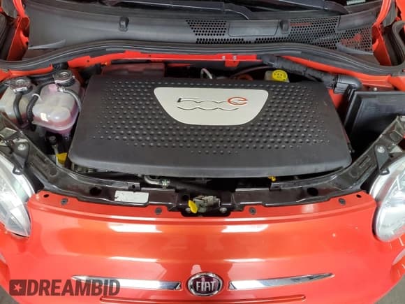 ✅ 2016 FIAT 500e • VIN: 3C3CFFGE3GT113717 • Lot: 90902065. Listed on Copart with 40,232 mi. Free auction sales archive from the USA and detailed vehicle history report at DreamBid. Image 11.