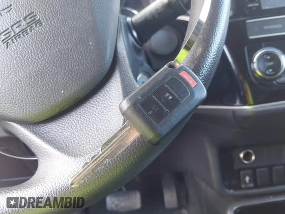 ✅ 2019 Mitsubishi Outlander ES • VIN: JA4AZ3A32KZ011711 • Lot: 43532455. Listed on IAAI with 106,043 mi. Free auction sales archive from the USA and detailed vehicle history report at DreamBid. Image 11.