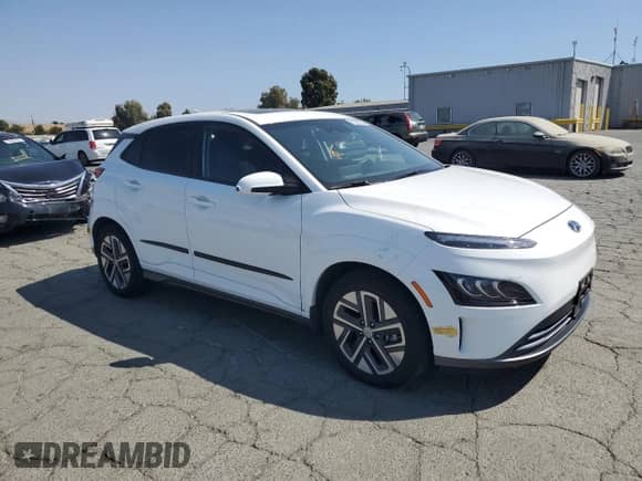 2022 Hyundai Kona Limited z VIN KM8K53AG5NU157803, wystawiony jako Copart lot #70369615 z przebiegiem 18 947 mil mil oraz Szkoda całkowita • Salvage title. Historia ofert i sprzedaży dostępna na DreamBid. Obrazek 4.