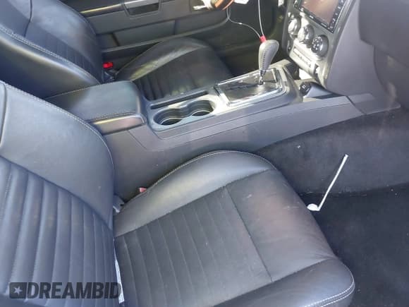 ✅ 2011 Dodge Challenger R/T Classic • VIN: 2B3CJ5DT6BH575554 • Lot: 41606822. Wystawiony na IAAI z przebiegiem 78 552 mil. Bezpłatny archiwum sprzedaży aukcyjnych z USA i szczegółowy raport historii pojazdu na DreamBid. Zdjęcie 5.