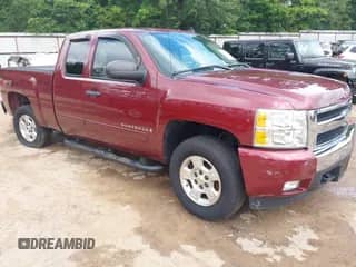 2008 Chevrolet Silverado 1500 1LT z VIN 1GCEC19J68Z100996, wystawiony jako IAAI lot #42325677 z przebiegiem 128 514 mil mil oraz . Historia ofert i sprzedaży dostępna na DreamBid. Obrazek 1.