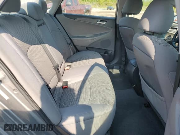 ✅ 2011 Hyundai Sonata GLS • VIN: 5NPEB4AC0BH055487 • Lot: 71180654. Listed on Copart with 125,295 mi. Free auction sales archive from the USA and detailed vehicle history report at DreamBid. Image 10.