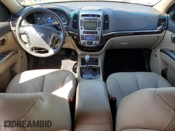 ✅ 2012 Hyundai Santa Fe Limited • VIN: 5XYZKDAG8CG111141 • Lot: 70641934. Listed on Copart with 123,413 mi. Free auction sales archive from the USA and detailed vehicle history report at DreamBid. Image 8.
