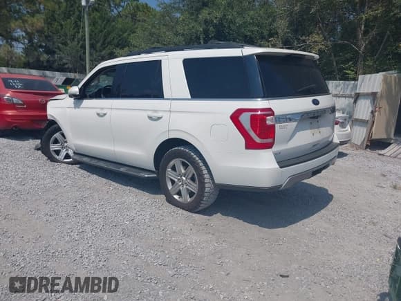 ✅ 2020 Ford Expedition XLT • VIN: 1FMJU1JT5LEA26734 • Lot: 43271054. Listed on IAAI with 120,106 mi. Free auction sales archive from the USA and detailed vehicle history report at DreamBid. Image 3.
