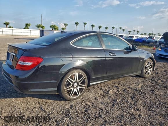 ✅ 2013 Mercedes-Benz C 250 • VIN: WDDGJ4HB5DG067673 • Lot: 94340205. Listed on Copart with 89,754 mi. Free auction sales archive from the USA and detailed vehicle history report at DreamBid. Image 3.