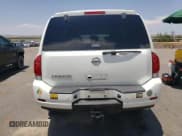 ✅ 2014 Nissan Armada SV • VIN: 5N1AA0NC9EN605130 • Лот: 62556195. Опубликован ранее на Copart с пробегом 137 548 миль. Бесплатный доступ к архиву аукционных продаж из США и подробный отчёт об истории автомобиля на DreamBid. Изображение 6.