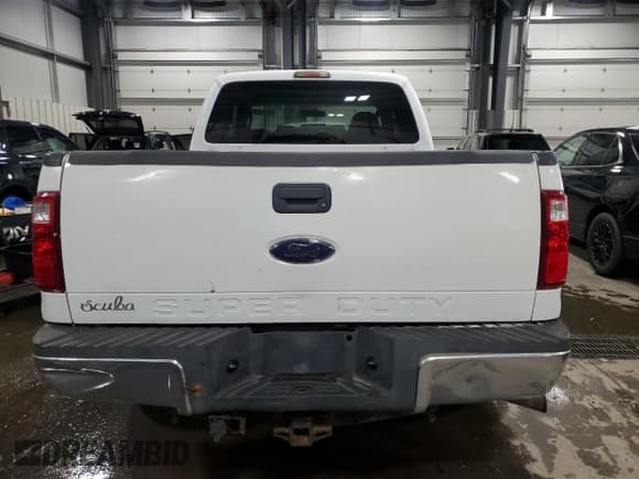 ✅ 2008 Ford F-250 XL • VIN: 1FTSX21R78EC48810 • Lot: 57683895. Wystawiony na Copart z przebiegiem Nie podano. Bezpłatny archiwum sprzedaży aukcyjnych z USA i szczegółowy raport historii pojazdu na DreamBid. Zdjęcie 6.