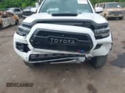 ✅ 2020 Toyota Tacoma SR5 • VIN: 5TFCZ5AN3LX226071 • Lot: 42231420. Wystawiony na IAAI z przebiegiem 62 914 mil. Bezpłatny archiwum sprzedaży aukcyjnych z USA i szczegółowy raport historii pojazdu na DreamBid. Zdjęcie 6.