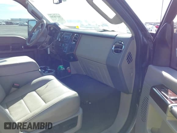 ✅ 2010 Ford F-250 XL • VIN: 1FTSW2BR8AEB13729 • Lot: 40970768. Listed on IAAI with 228,863 mi. Free auction sales archive from the USA and detailed vehicle history report at DreamBid. Image 5.