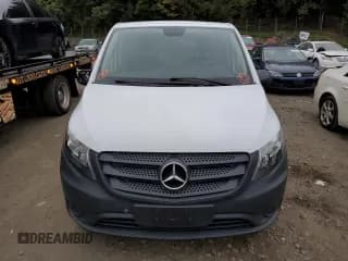 ✅ 2019 Mercedes-Benz Metris Cargo • VIN: WD3PG2EAXK3542077 • Lot: 70091533. Wystawiony na Copart z przebiegiem 108 024 mil. Bezpłatny archiwum sprzedaży aukcyjnych z USA i szczegółowy raport historii pojazdu na DreamBid. Zdjęcie 5.