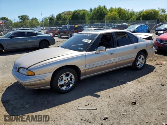 ✅ 1998 Pontiac Bonneville SE • VIN: 1G2HX52K0W4238012 • Lot: 70997824. Wystawiony na Copart z przebiegiem 146 825 mil. Bezpłatny archiwum sprzedaży aukcyjnych z USA i szczegółowy raport historii pojazdu na DreamBid. Zdjęcie 1.