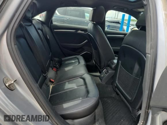 ✅ 2017 Audi A3 Prestige • VIN: WAUK8GFF8H1007755 • Lot: 69486545. Wystawiony na Copart z przebiegiem 70 572 mil. Bezpłatny archiwum sprzedaży aukcyjnych z USA i szczegółowy raport historii pojazdu na DreamBid. Zdjęcie 10.