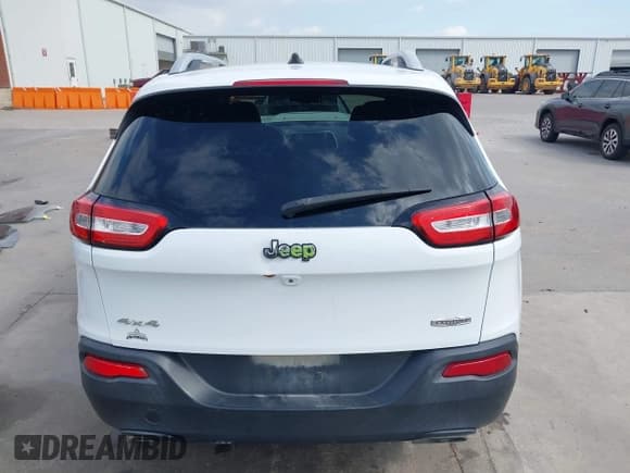 ✅ 2015 Jeep Cherokee Latitude • VIN: 1C4PJMCS4FW627077 • Lot: 43551085. Wystawiony na IAAI z przebiegiem 135 238 mil. Bezpłatny archiwum sprzedaży aukcyjnych z USA i szczegółowy raport historii pojazdu na DreamBid. Zdjęcie 16.