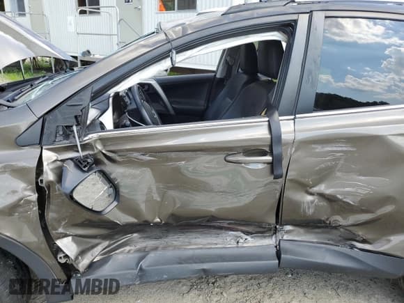 ✅ 2015 Toyota RAV4 LE • VIN: 2T3BFREV8FW310885 • Lot: 64056115. Listed on Copart with 74,862 mi. Free auction sales archive from the USA and detailed vehicle history report at DreamBid. Image 7.