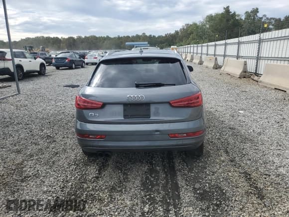 ✅ 2017 Audi Q3 Premium Plus • VIN: WA1HCCFS5HR007547 • Lot: 84473975. Listed on Copart with 95,604 mi. Free auction sales archive from the USA and detailed vehicle history report at DreamBid. Image 6.