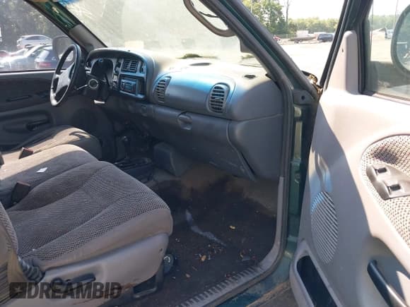 ✅ 1999 Dodge 2500 • VIN: 3B7KF23Z8XG172845 • Lot: 42691760. Listed on IAAI with 140,362 mi. Free auction sales archive from the USA and detailed vehicle history report at DreamBid. Image 5.