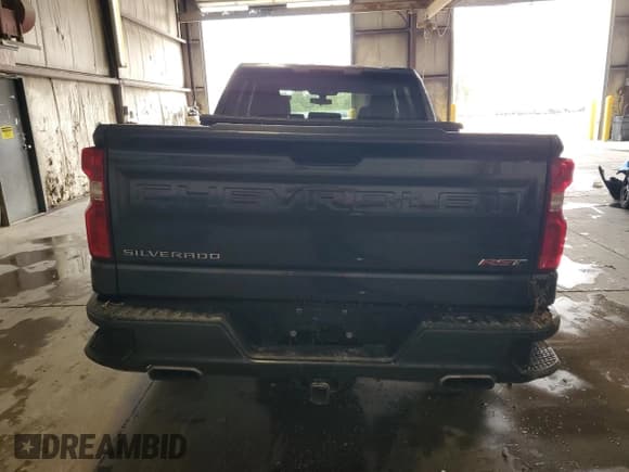 ✅ 2020 Chevrolet Silverado 1500 RST • VIN: 1GCRYEED9LZ195718 • Lot: 82565045. Listed on Copart with 103,900 mi. Free auction sales archive from the USA and detailed vehicle history report at DreamBid. Image 6.