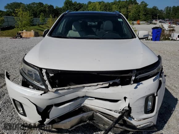 ✅ 2014 Kia Sorento SX Limited • VIN: 5XYKW4A79EG471690 • Lot: 66304645. Listed on Copart with 124,324 mi. Free auction sales archive from the USA and detailed vehicle history report at DreamBid. Image 5.