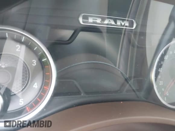 ✅ 2020 Ram 2500 • VIN: 3C6UR4FL0LG221993 • Lot: 43697882. Wystawiony na IAAI z przebiegiem Nie podano. Bezpłatny archiwum sprzedaży aukcyjnych z USA i szczegółowy raport historii pojazdu na DreamBid. Zdjęcie 7.