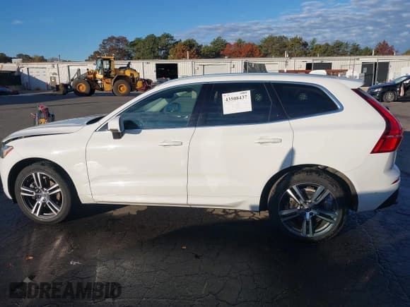 ✅ 2019 Volvo XC60 Momentum • VIN: LYVA22RK6KB206864 • Lot: 43508437. Wystawiony na IAAI z przebiegiem 63 279 mil. Bezpłatny archiwum sprzedaży aukcyjnych z USA i szczegółowy raport historii pojazdu na DreamBid. Zdjęcie 14.