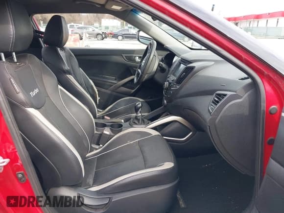 ✅ 2013 Hyundai Veloster Turbo • VIN: KMHTC6AE5DU100476 • Lot: 41541395. Wystawiony na IAAI z przebiegiem 97 042 mil. Bezpłatny archiwum sprzedaży aukcyjnych z USA i szczegółowy raport historii pojazdu na DreamBid. Zdjęcie 5.