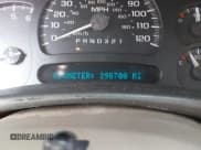 ✅ 2004 GMC Yukon XL • VIN: 1GKFK66U44J133981 • Lot: 43192475. Listed on IAAI with 298,700 mi. Free auction sales archive from the USA and detailed vehicle history report at DreamBid. Image 7.