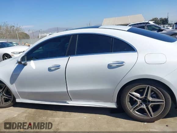 2023 Mercedes-Benz CLA 250 с VIN W1K5J4GBXPN328000, выставлен на аукционе IAAI как лот 43427503 с пробегом 16 779 миль миль и . История ставок и продаж доступна на DreamBid. Изображение 13.