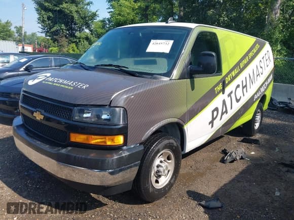 ✅ 2023 Chevrolet Express Cargo • VIN: 1GCWGAFP9P1258134 • Lot: 42645732. Listed on IAAI with 5,693 mi. Free auction sales archive from the USA and detailed vehicle history report at DreamBid. Image 2.