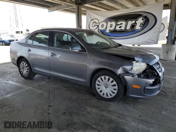 ✅ 2005 Volkswagen Jetta 2.5L • VIN: 3VWRG71K55M635034 • Лот: 61210235. Опубликован ранее на Copart с пробегом 206 470 миль. Бесплатный доступ к архиву аукционных продаж из США и подробный отчёт об истории автомобиля на DreamBid. Изображение 4.