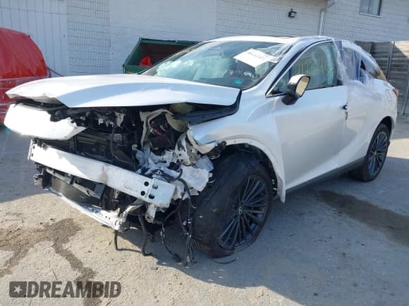 ✅ 2024 Lexus RX 350h • VIN: 2T2BBMCA3RC062053 • Lot: 41232401. Listed on IAAI with 763 mi. Free auction sales archive from the USA and detailed vehicle history report at DreamBid. Image 2.