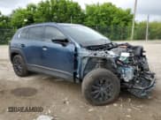 ✅ 2025 Mazda CX-50 Hybrid Premium Package • VIN: 7MMVAADWXSN105450 • Лот: 59684105. Опубликован ранее на Copart с пробегом Не указан. Бесплатный доступ к архиву аукционных продаж из США и подробный отчёт об истории автомобиля на DreamBid. Изображение 4.