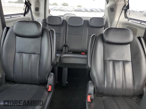 ✅ 2010 Chrysler Town & Country Touring Plus • VIN: 2A4RR8DX8AR480664 • Lot: 69492705. Wystawiony na Copart z przebiegiem 233 855 mil. Bezpłatny archiwum sprzedaży aukcyjnych z USA i szczegółowy raport historii pojazdu na DreamBid. Zdjęcie 10.