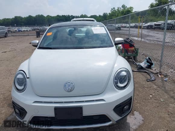 ✅ 2016 Volkswagen Beetle Dune • VIN: 3VWS17AT9GM630045 • Лот: 42819426. Опубликован ранее на IAAI с пробегом 30 370 миль. Бесплатный доступ к архиву аукционных продаж из США и подробный отчёт об истории автомобиля на DreamBid. Изображение 12.