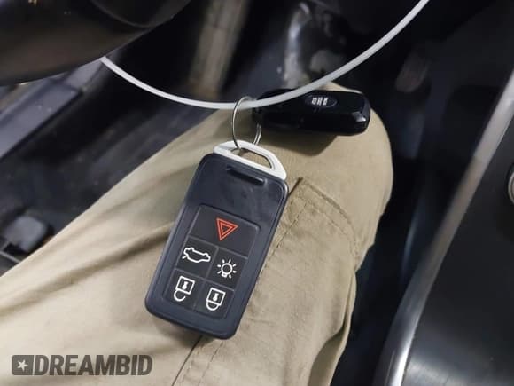 ✅ 2016 Volvo XC60 T6 • VIN: YV4902RKXG2854528 • Lot: 43717548. Wystawiony na IAAI z przebiegiem 161 256 mil. Bezpłatny archiwum sprzedaży aukcyjnych z USA i szczegółowy raport historii pojazdu na DreamBid. Zdjęcie 11.