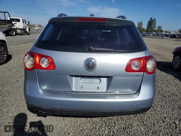 ✅ 2007 Volkswagen Passat 2.0T • VIN: WVWLK93C17E007022 • Lot: 82446325. Listed on Copart with 188,988 mi. Free auction sales archive from the USA and detailed vehicle history report at DreamBid. Image 6.