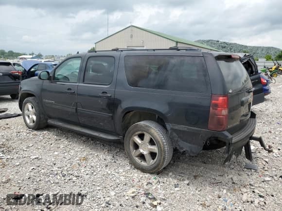 ✅ 2011 Chevrolet Suburban LS • VIN: 1GNSKHE37BR355760 • Lot: 60848905. Listed on Copart with 121,065 mi. Free auction sales archive from the USA and detailed vehicle history report at DreamBid. Image 2.