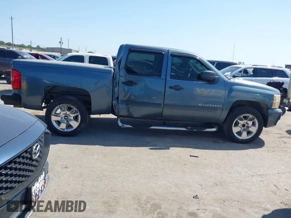 ✅ 2007 Chevrolet Silverado 1500 Work Truck • VIN: 2GCEC13C571528768 • Lot: 41990590. Listed on IAAI with 221,192 mi. Free auction sales archive from the USA and detailed vehicle history report at DreamBid. Image 13.