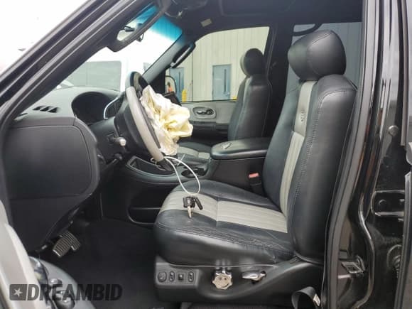 ✅ 2003 Ford F-150 Harley-Davidson • VIN: 1FTRW07333KD41438 • Lot: 54342755. Listed on Copart with 216,391 mi. Free auction sales archive from the USA and detailed vehicle history report at DreamBid. Image 7.