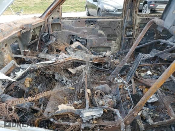 2004 Chevrolet Blazer LS z VIN 1GNDT13X64K109832, wystawiony jako Copart lot #77421904 z przebiegiem Nie podano mil oraz Nie do naprawy • Non repairable. Historia ofert i sprzedaży dostępna na DreamBid. Obrazek 7.