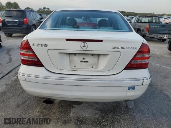 ✅ 2005 Mercedes-Benz C 230 Kompressor • VIN: WDBRF40J95F663026 • Lot: 53573595. Wystawiony na Copart z przebiegiem Nie podano. Bezpłatny archiwum sprzedaży aukcyjnych z USA i szczegółowy raport historii pojazdu na DreamBid. Zdjęcie 6.