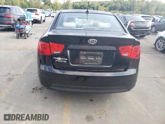 ✅ 2012 Kia Forte LX • VIN: KNAFT4A29C5486868 • Lot: 80538415. Wystawiony na Copart z przebiegiem 96 327 mil. Bezpłatny archiwum sprzedaży aukcyjnych z USA i szczegółowy raport historii pojazdu na DreamBid. Zdjęcie 6.